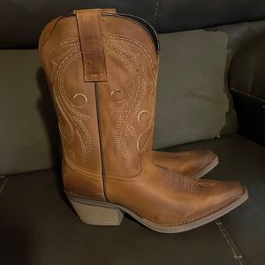Brand New Women's size 7 Sterling River Snip Toe Cowboy Boots, only worn once!!
